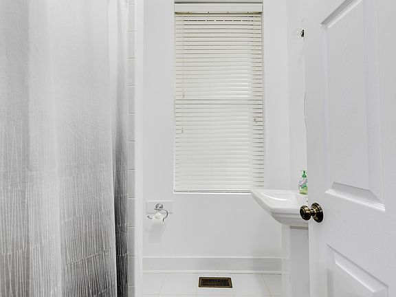 5th image of 1617 Floyd Ave Floor 2