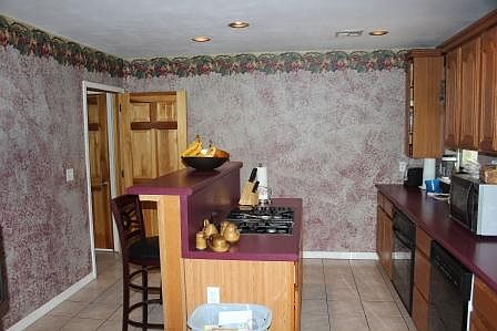 4th image of 637 S 276th East Ave