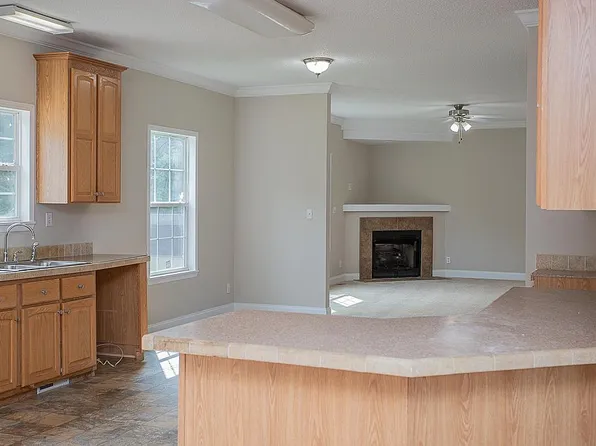 125 Carefree Ln, Ringgold, VA 24586