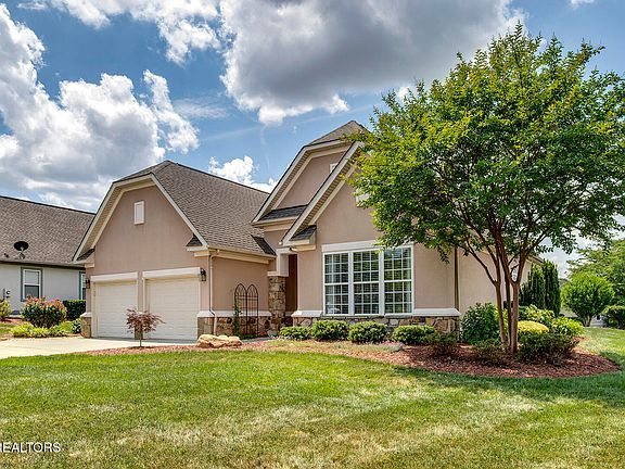 3rd image of 227 Kingbird Dr