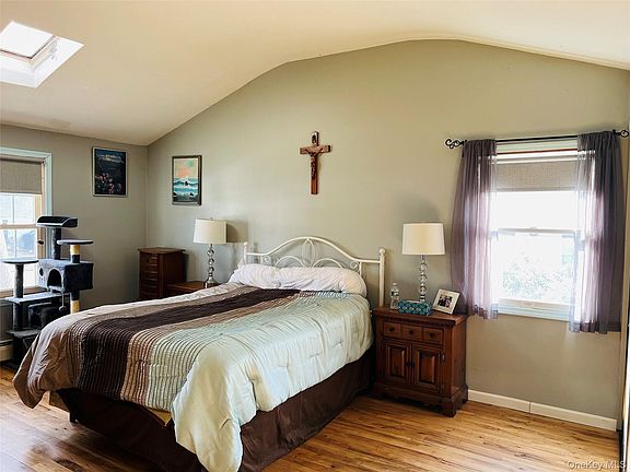 4th image of 38 Riviera Drive