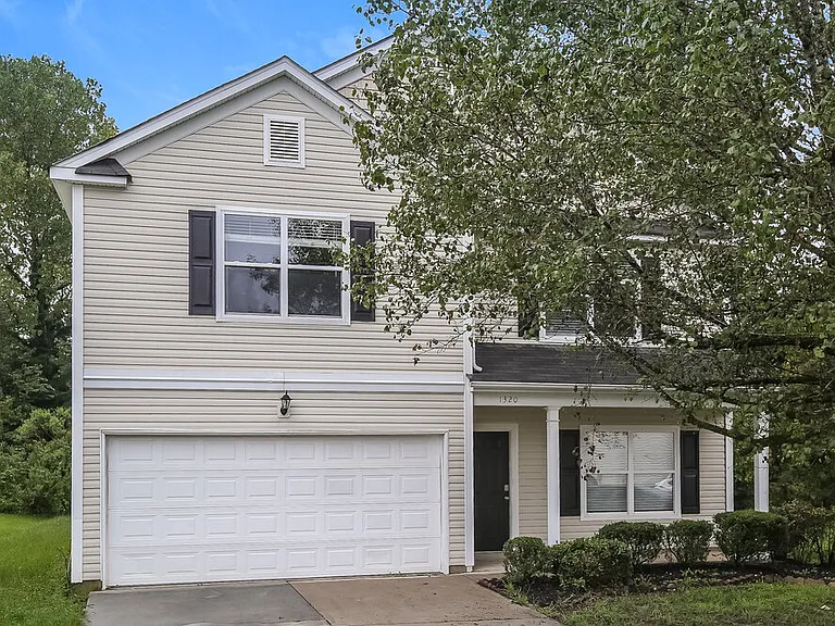 1320 Bray Dr — Photo 4