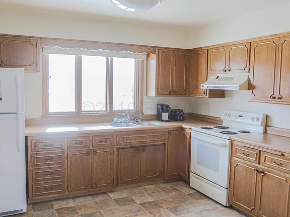 2nd image of 809 6th Ave N #D15