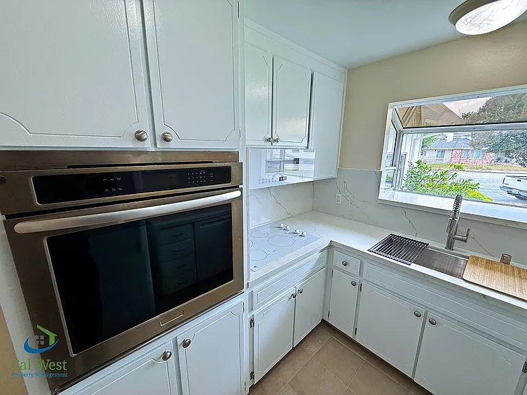 1370 Fernwood Ln — Photo 10