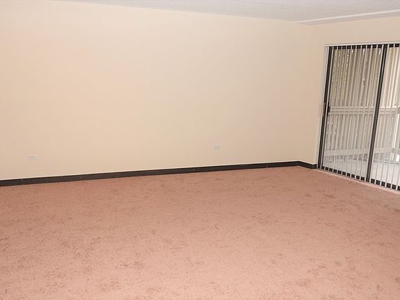 4th image of 1700 Wedgewood Dr APT 214