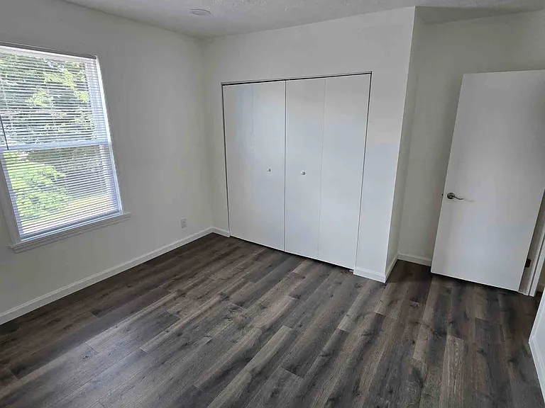 132 1st St #4 — Photo 8