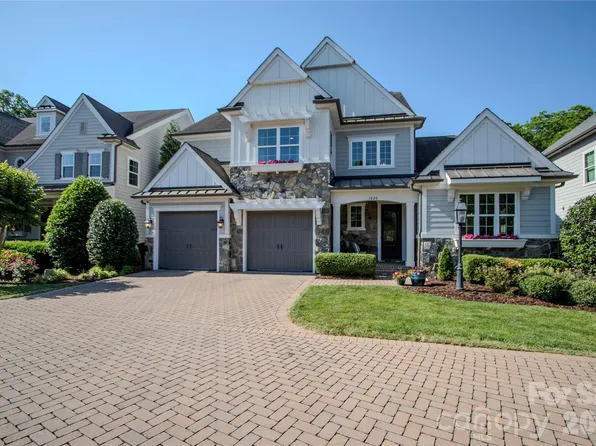 1020 N Sharon Amity Rd, Charlotte, NC 28211
