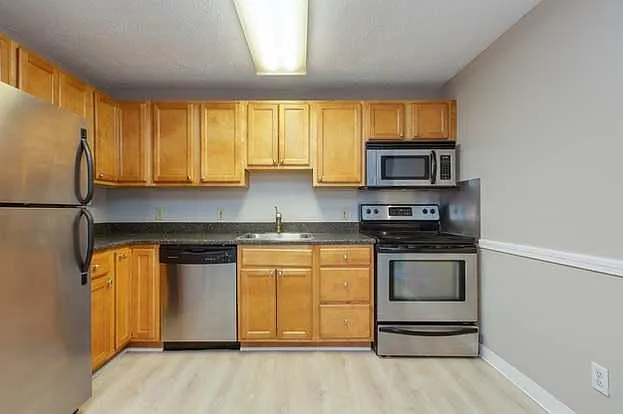 525 Calef Rd #13 — Photo 9