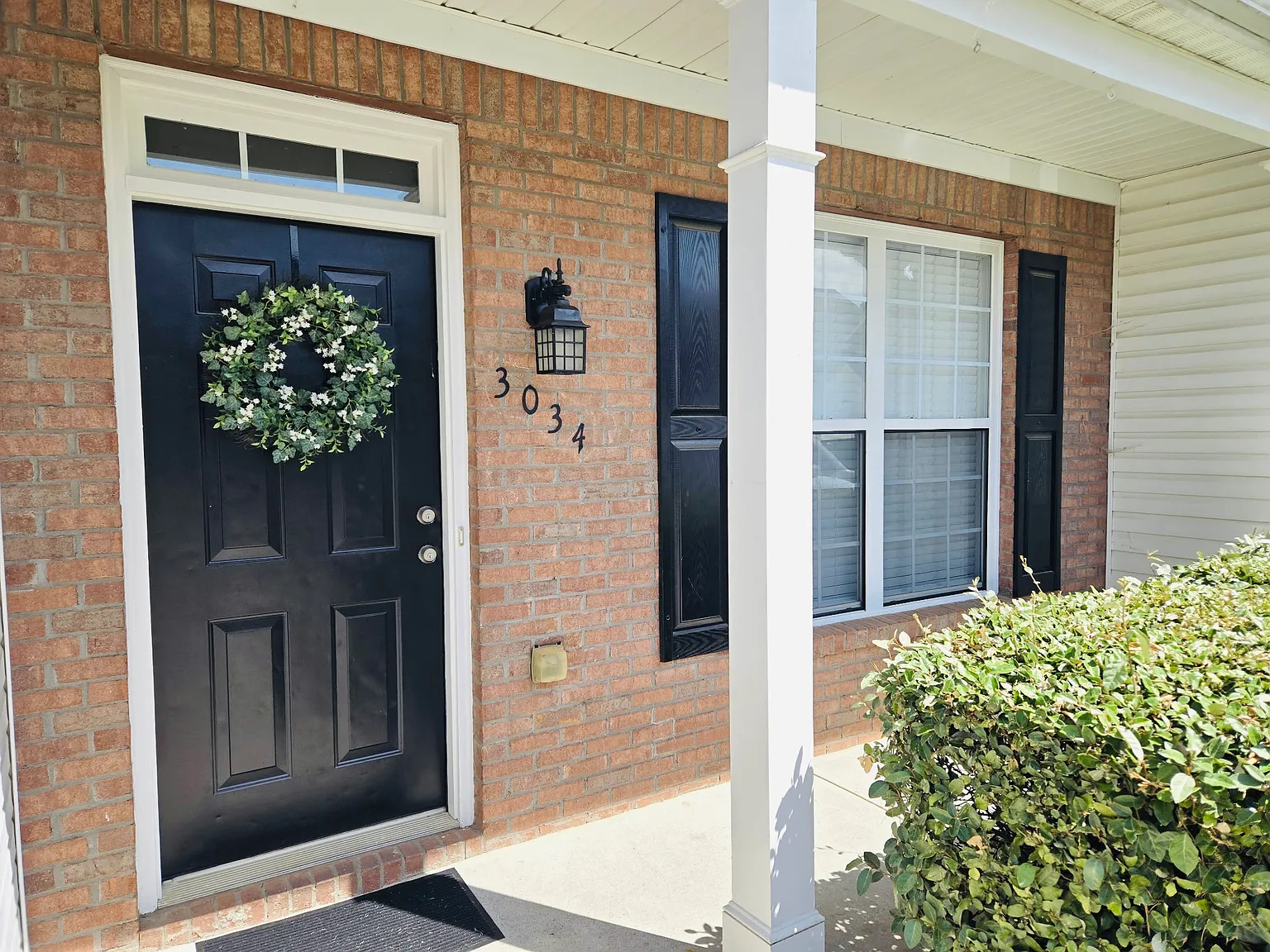 4 bed, 2.5 bath, 1868 sqft, $2,100 — Photo 2