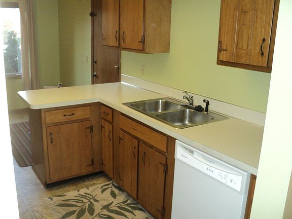 Kitchen with eating area