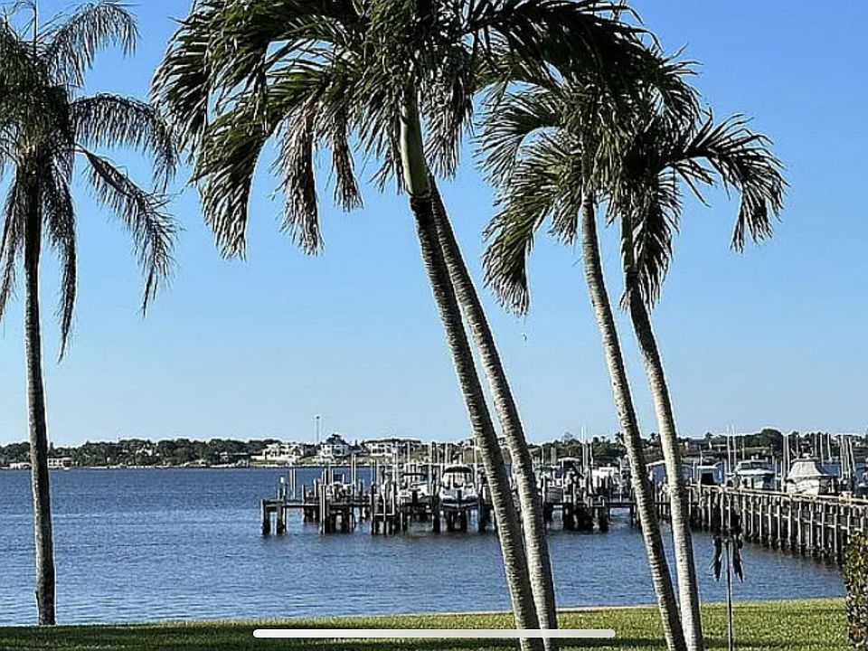 1st image of 150 SE Four Winds Dr #150B103