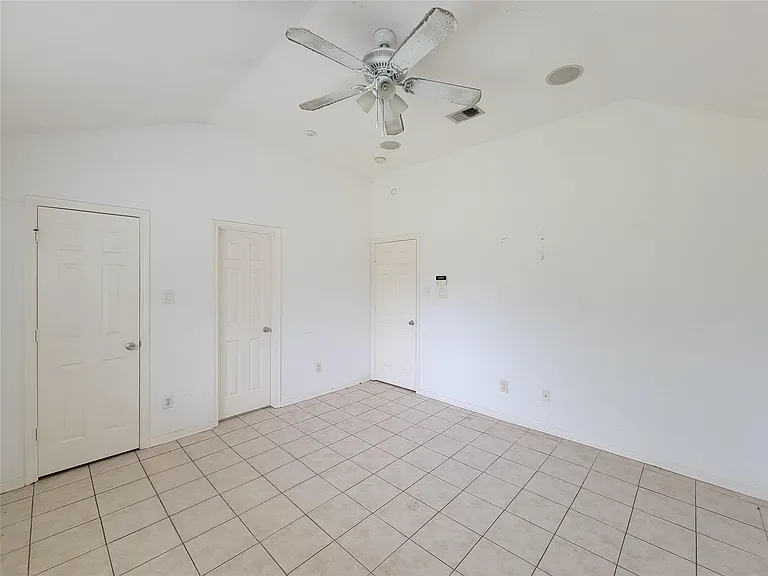 16006 Hiram Clarke Rd — Photo 23