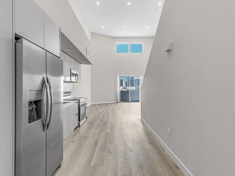 825 Coronado-Building — Photo 105