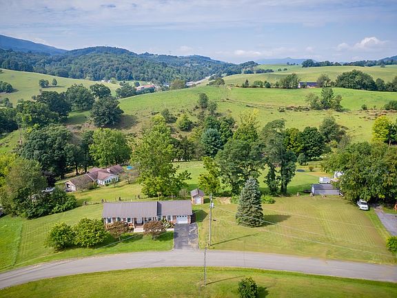 4th image of 16 Yates Estates Cir