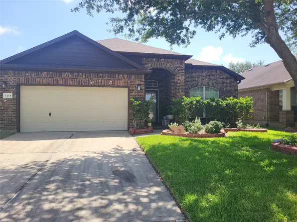 3214 Lone Trail Dr N, Texas City, TX 77591