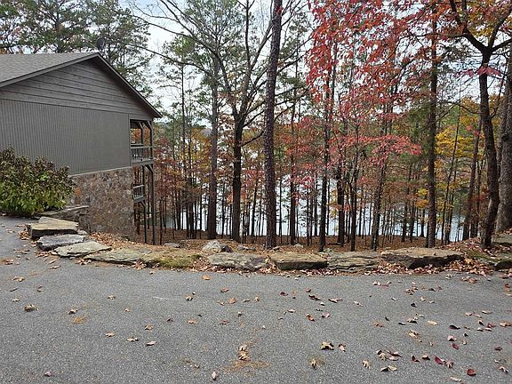 3rd image of 250 Northwood Dr