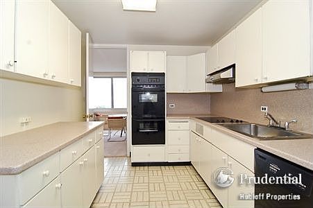 5th image of 1440 N Lake Shore Dr APT 7H