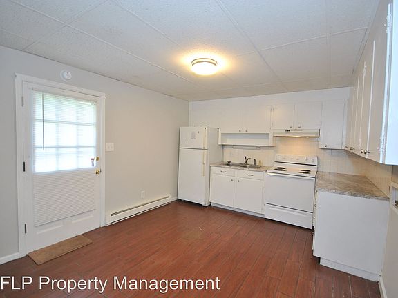 3rd image of 302 Fleetwood Dr APT 3