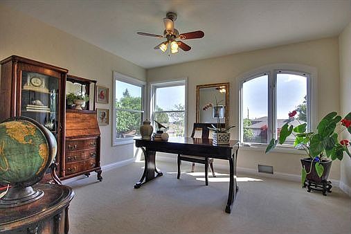 3rd image of 1348 Sunnyslope Ave