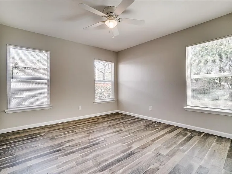 3558 Park Ln — Photo 12