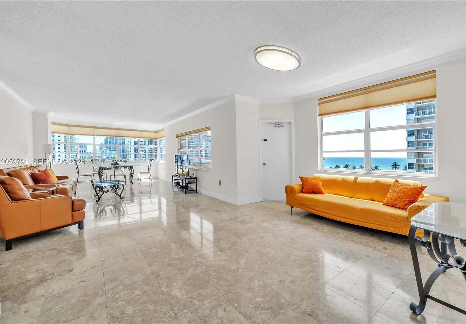 2 bed, 2.0 bath, 1380 sqft, $3,300 — Photo 2