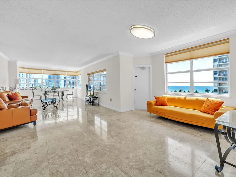 1985 S Ocean Dr #6P — Photo 2