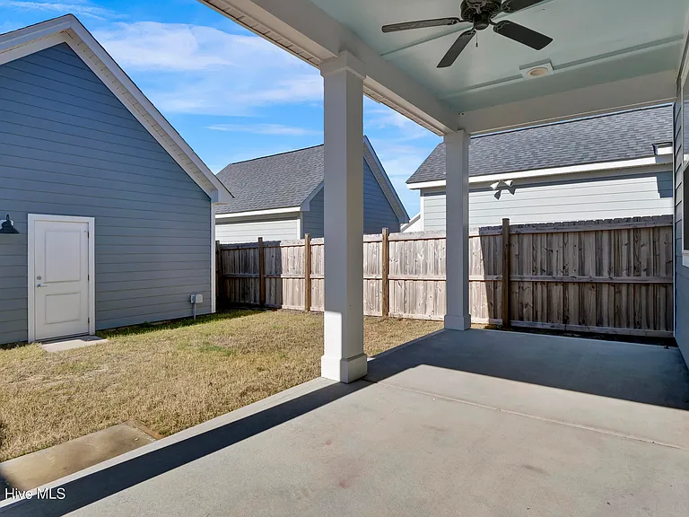 812 Edgerton Dr — Photo 26