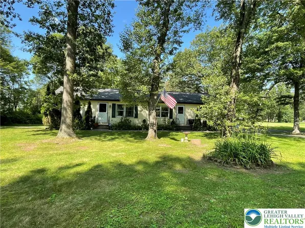 849 Weir Lake Rd, Kunkletown, PA 18058