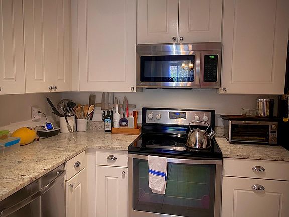 2nd image of 5903 Tudor Ln