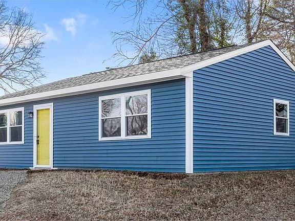 3rd image of 1501 Earl Dr