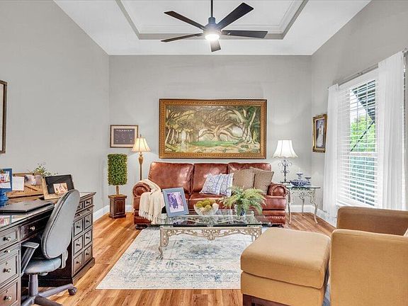 4th image of 3612 Christa Ct