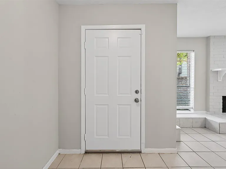 8646 Maplecrest Dr — Photo 6