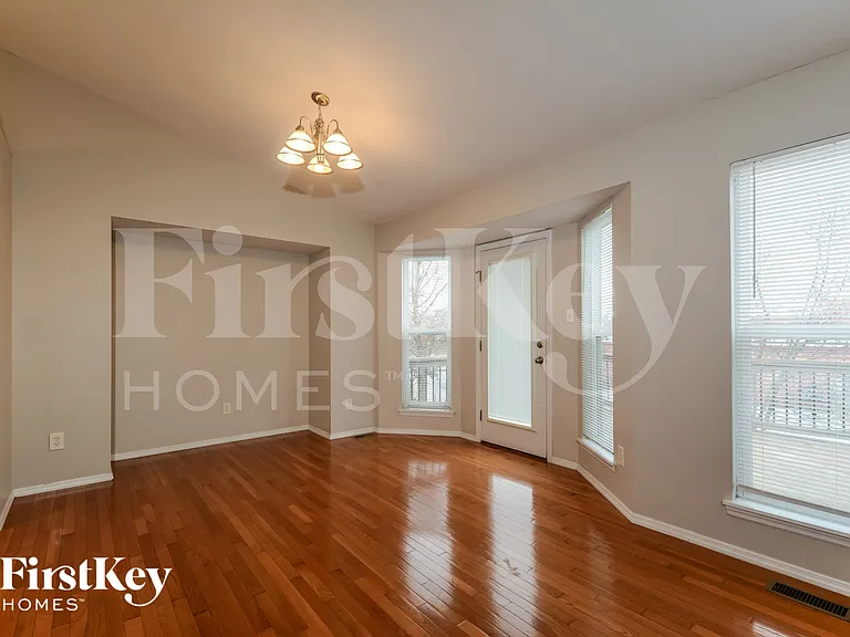 14 Rivermeadows Dr — Photo 5