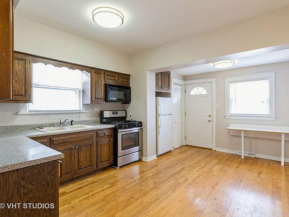 3rd image of 5052 N Menard Ave