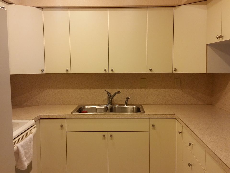 2nd image of 1870 W 72nd Pl