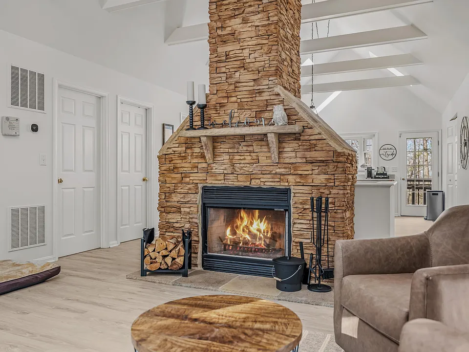 341 Wren Ln