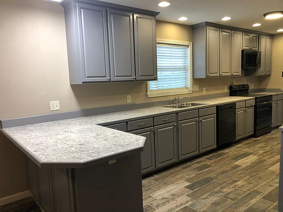 5th image of 521 Donald Cir