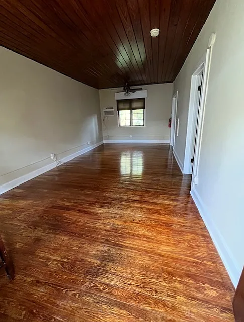 1 bed, 700 sqft, $1,300 — Photo 3