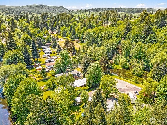 5th image of 1105 Riverside Drive