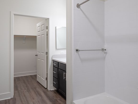 5th image of 16105 Washington St #27403