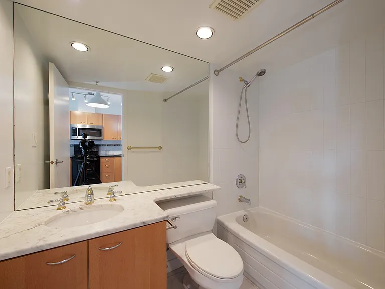 1331 Alberni St #309 — Photo 6