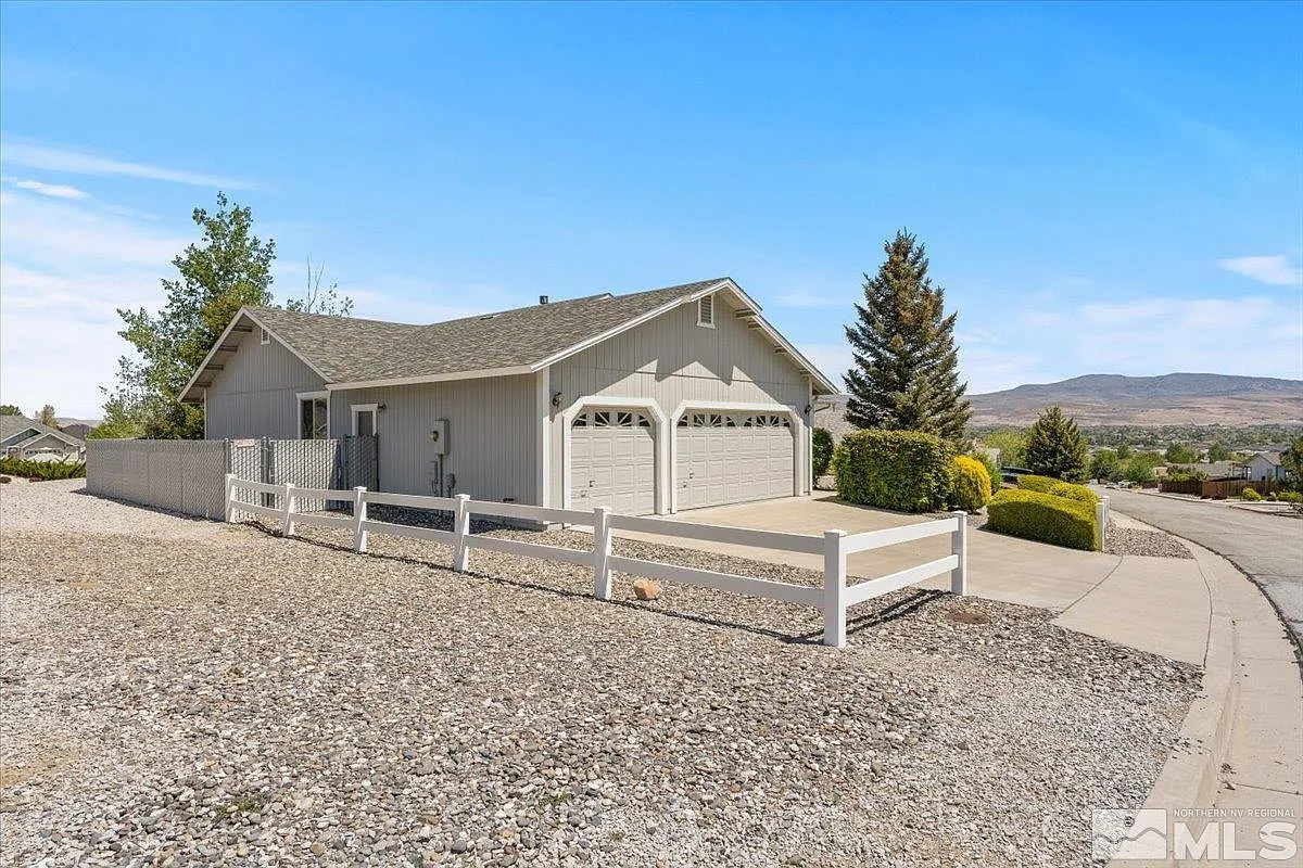 1349 Nightingale Way photo 1