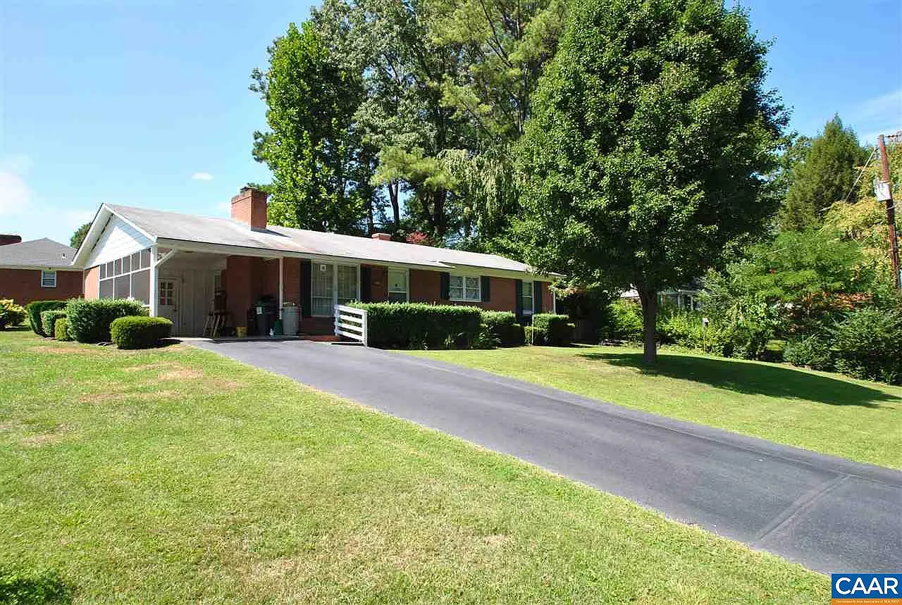 1400 Lester Dr photo 1