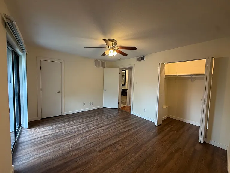 4109 Avondale Ave #209 — Photo 6