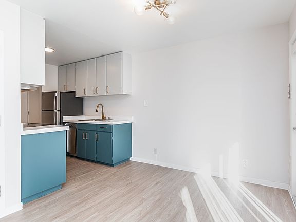 3rd image of 3014 Clay St APT 2C
