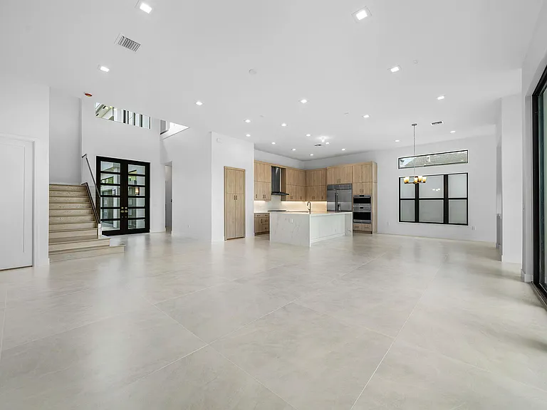 9516 Riverside Park Dr — Photo 8