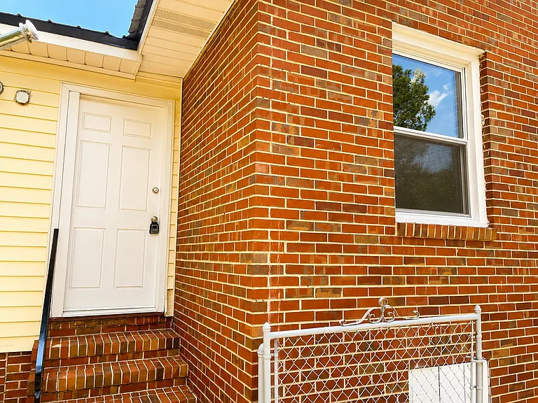 3330 Sharon Dr — Photo 7