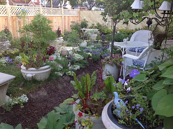Private fenced in yard