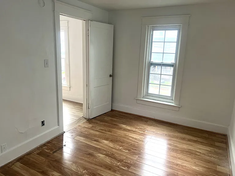 516 E 22nd St #2 — Photo 5