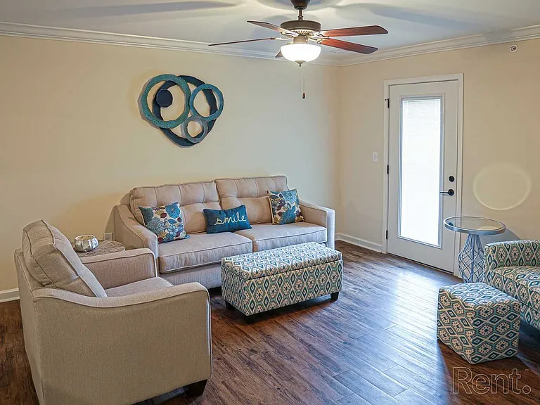 Nicholas Place Apartments — Photo 33